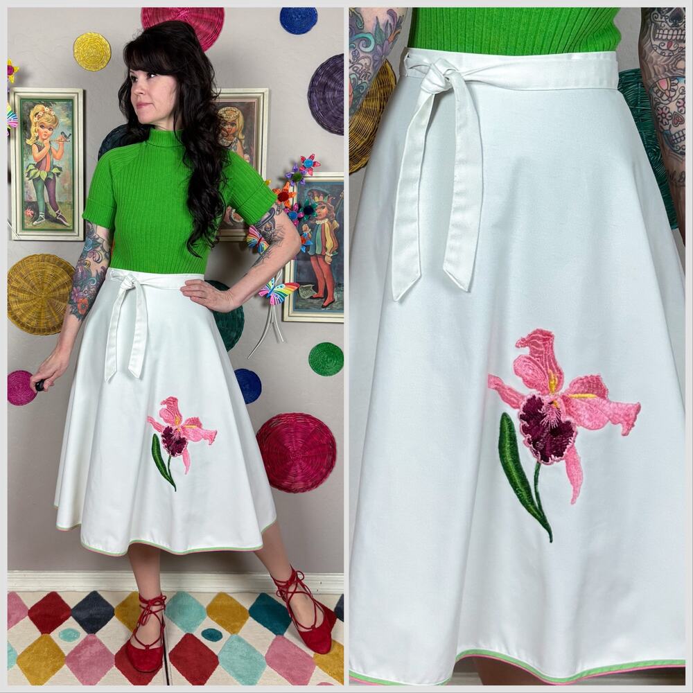Vintage 1970s White Embroidered Iris Midi Wrap Skirt